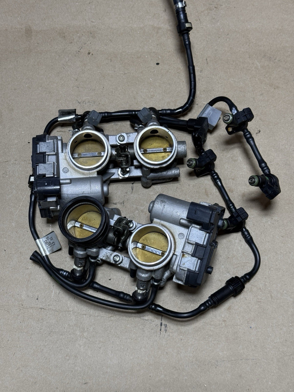 2015-2018 Aprilia RSV4 RF RR Factory OEM Throttle Bodies Fuel Injectors Assembly