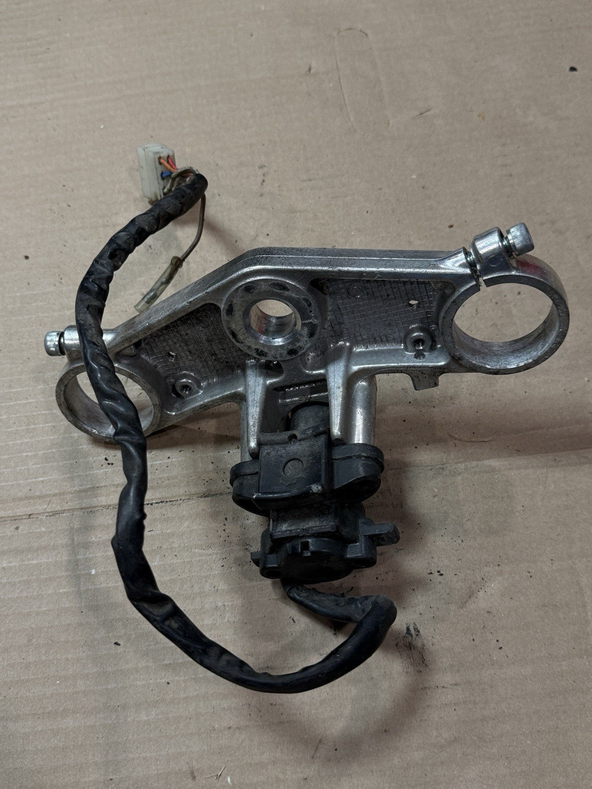 1998 1999 Kawasaki Ninja ZX6R ZX600G OEM Upper Triple Tree Ignition Switch Key5