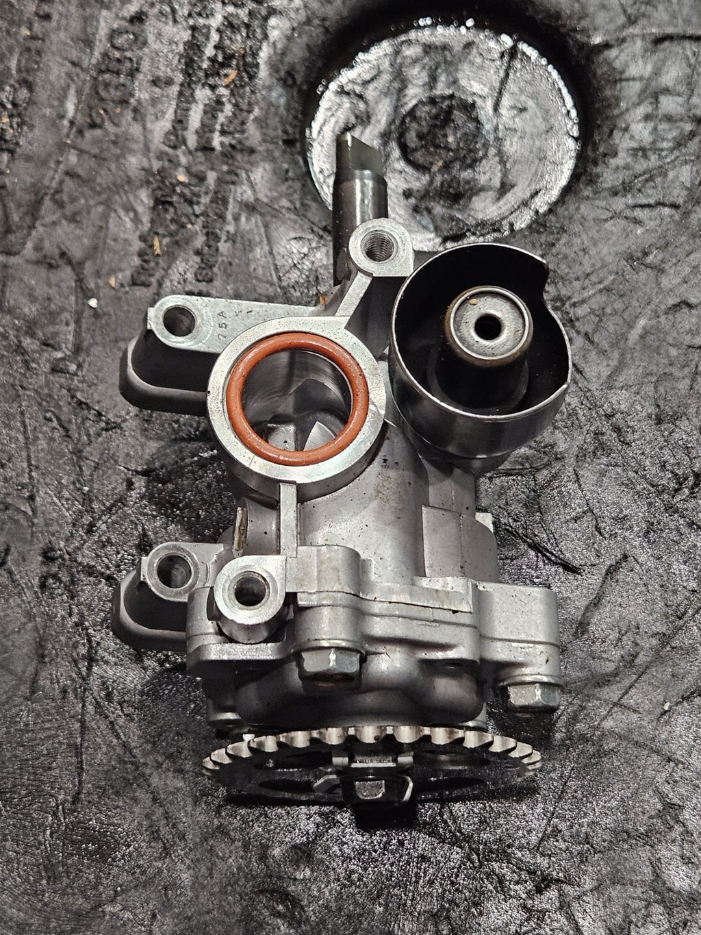 17-25 Suzuki GSXR1000 OEM Engine Oil Pump Drive Chain Gear Sprocket Assembly9
