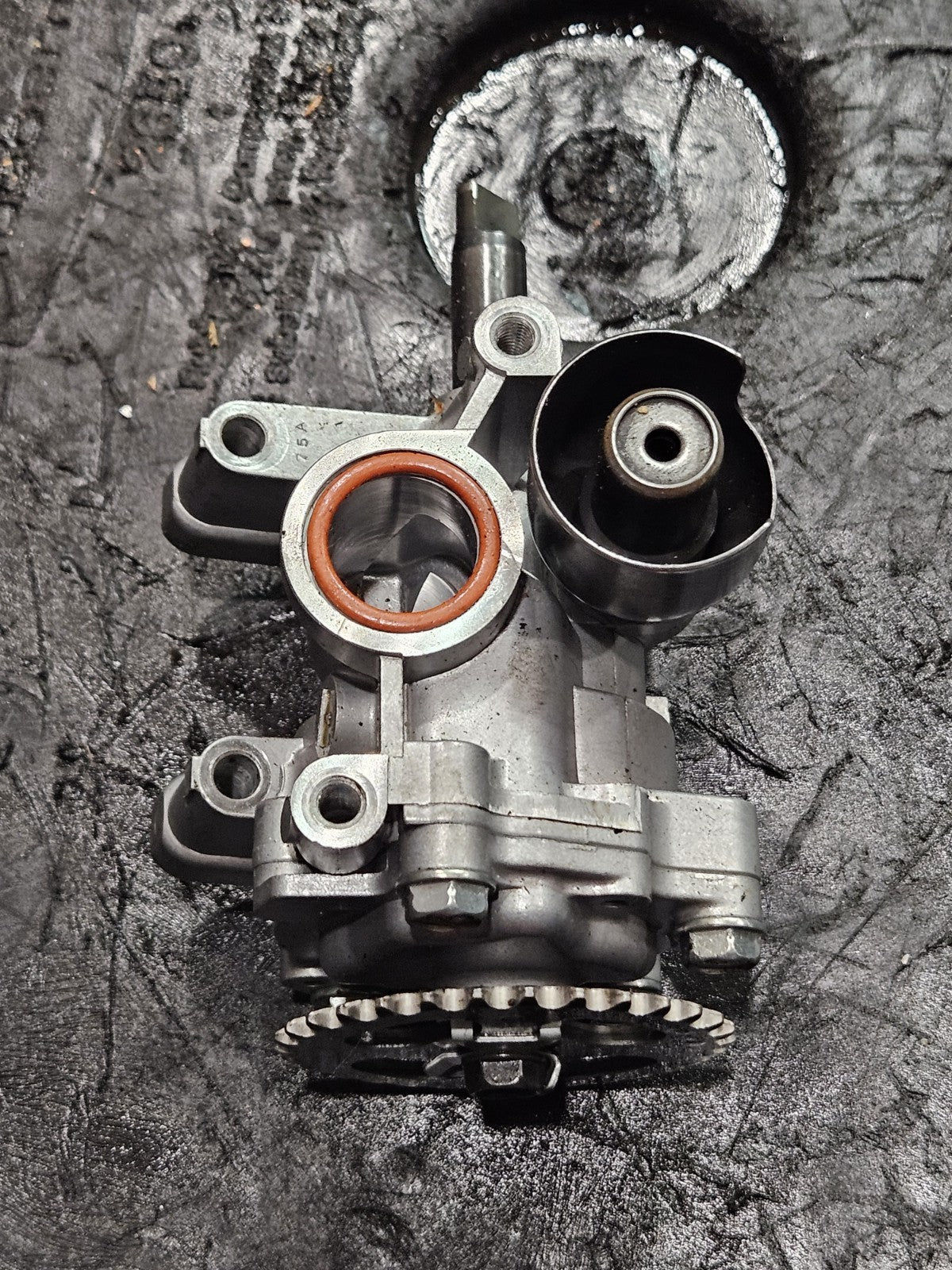 17-25 Suzuki GSXR1000 OEM Engine Oil Pump Drive Chain Gear Sprocket Assembly9