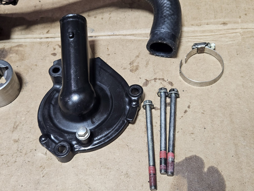 13-23 2023 Kawasaki Ninja Zx6r Oem Water Coolant Pump Oil Cover 16142-0732