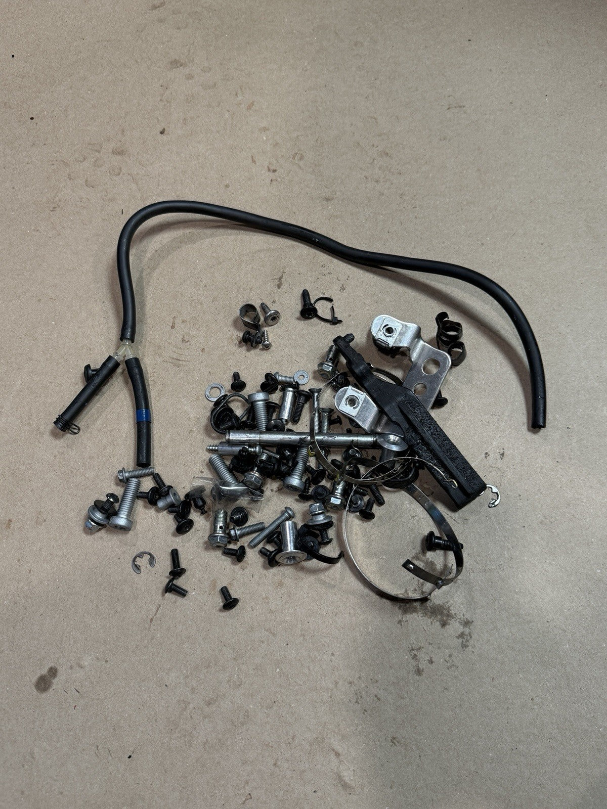 2021 - 2026 APRILIA RSV4 OEM BOLTS PARTS NUTS SCREWS MOUNTING HARDWARE SET STOCK