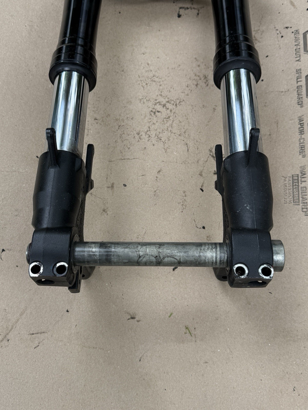 2017-2025 Suzuki GSXR1000 GSX-R 1000 OEM Front End Forks Triple Tree Clamp Lower