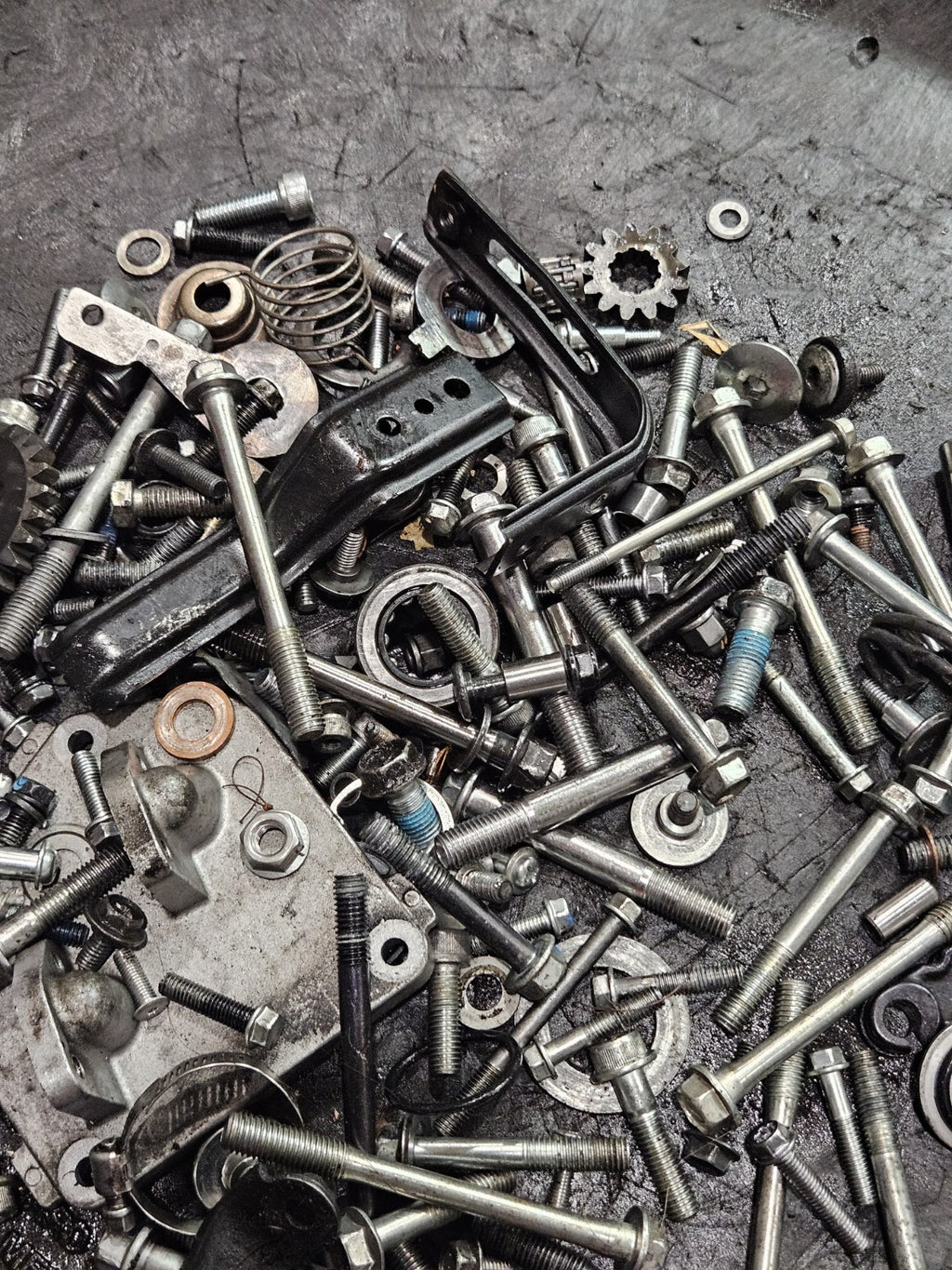 17-24 SUZUKI GSXR1000R GSXR1000 OEM MISCELLANEOUS ENGINE MOUNTING BOLTS HARDWARE10