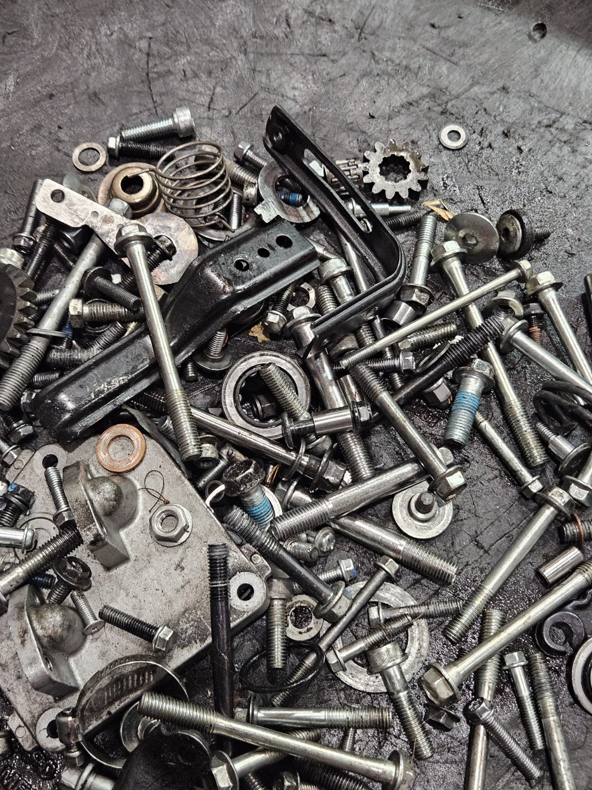 17-24 SUZUKI GSXR1000R GSXR1000 OEM MISCELLANEOUS ENGINE MOUNTING BOLTS HARDWARE10