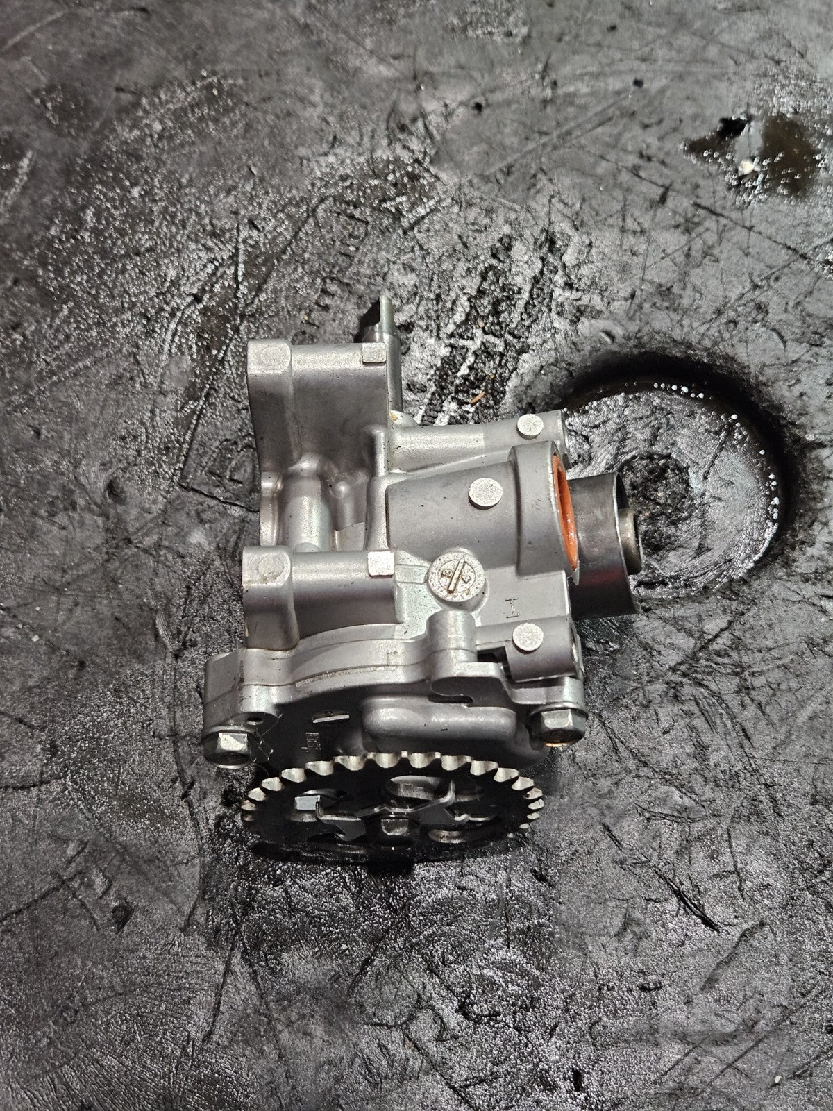17-25 Suzuki GSXR1000 OEM Engine Oil Pump Drive Chain Gear Sprocket Assembly1