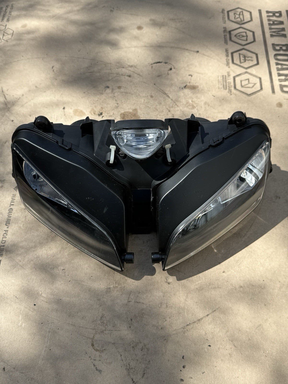 05-06 Honda CBR600RR Front Headlight Head Lamp 33100-MEE-A01 Assembly