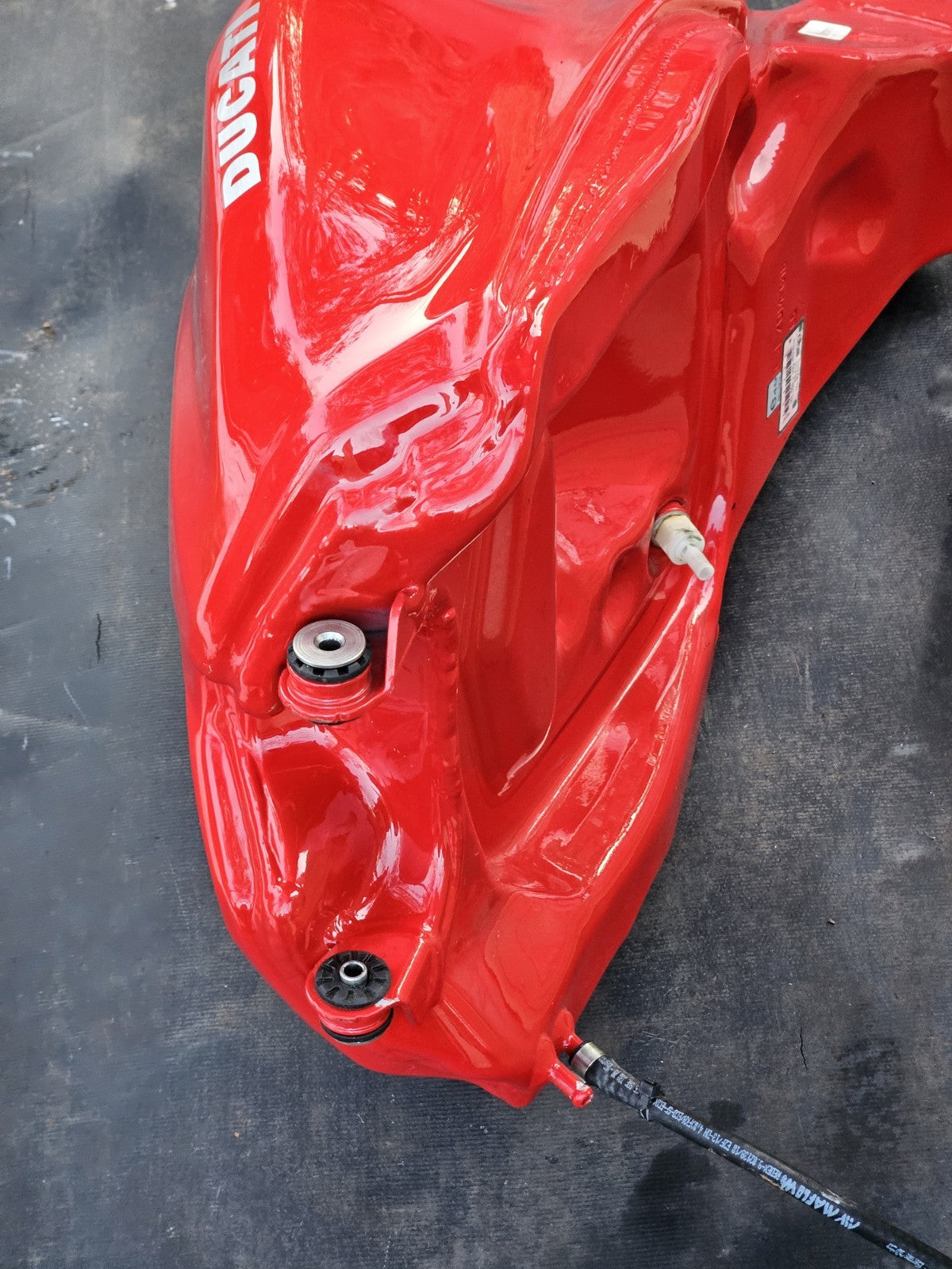 12-19 Ducati Panigale S R 1199 1299 OEM GAS FUEL TANK PETROL RED CLEAN