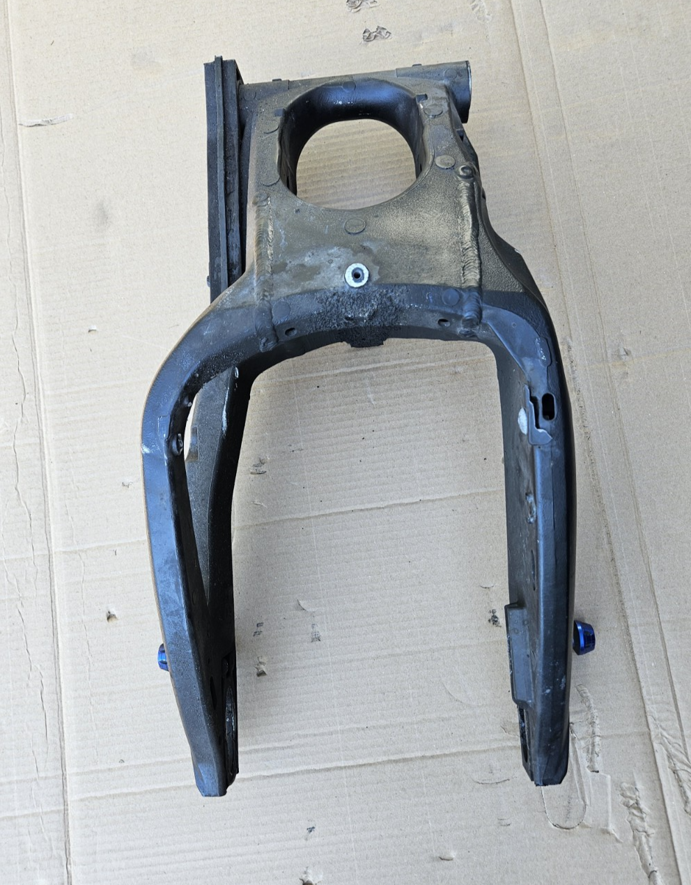 2009-2016 Suzuki GSXR1000 OEM Rear Swingarm Suspension 2015