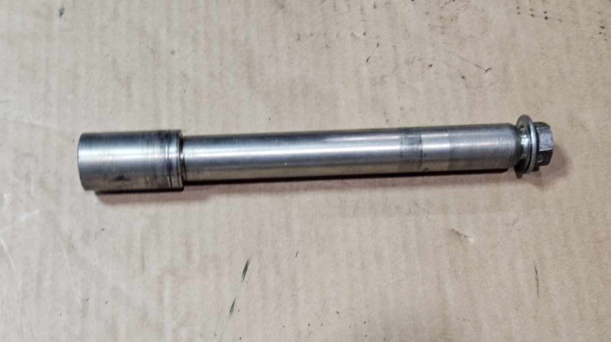 2011 11-25 SUZUKI GSXR600 GSXR750 OEM FRONT WHEEL RIM AXLE PIVOT BOLT0