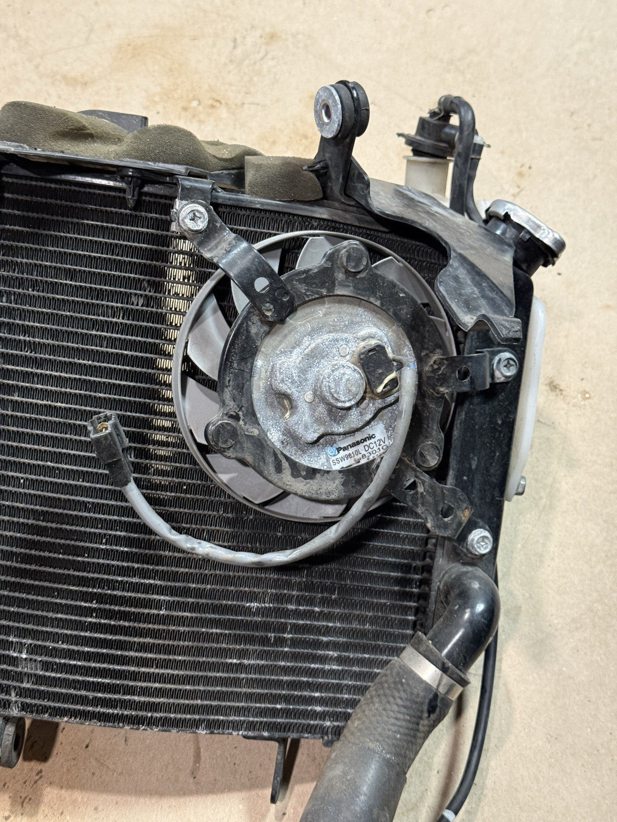 08-16 YAMAHA YZF R6 OEM ENGINE RADIATOR MOTOR COOLER COOLING RADIATER FANS HOSES