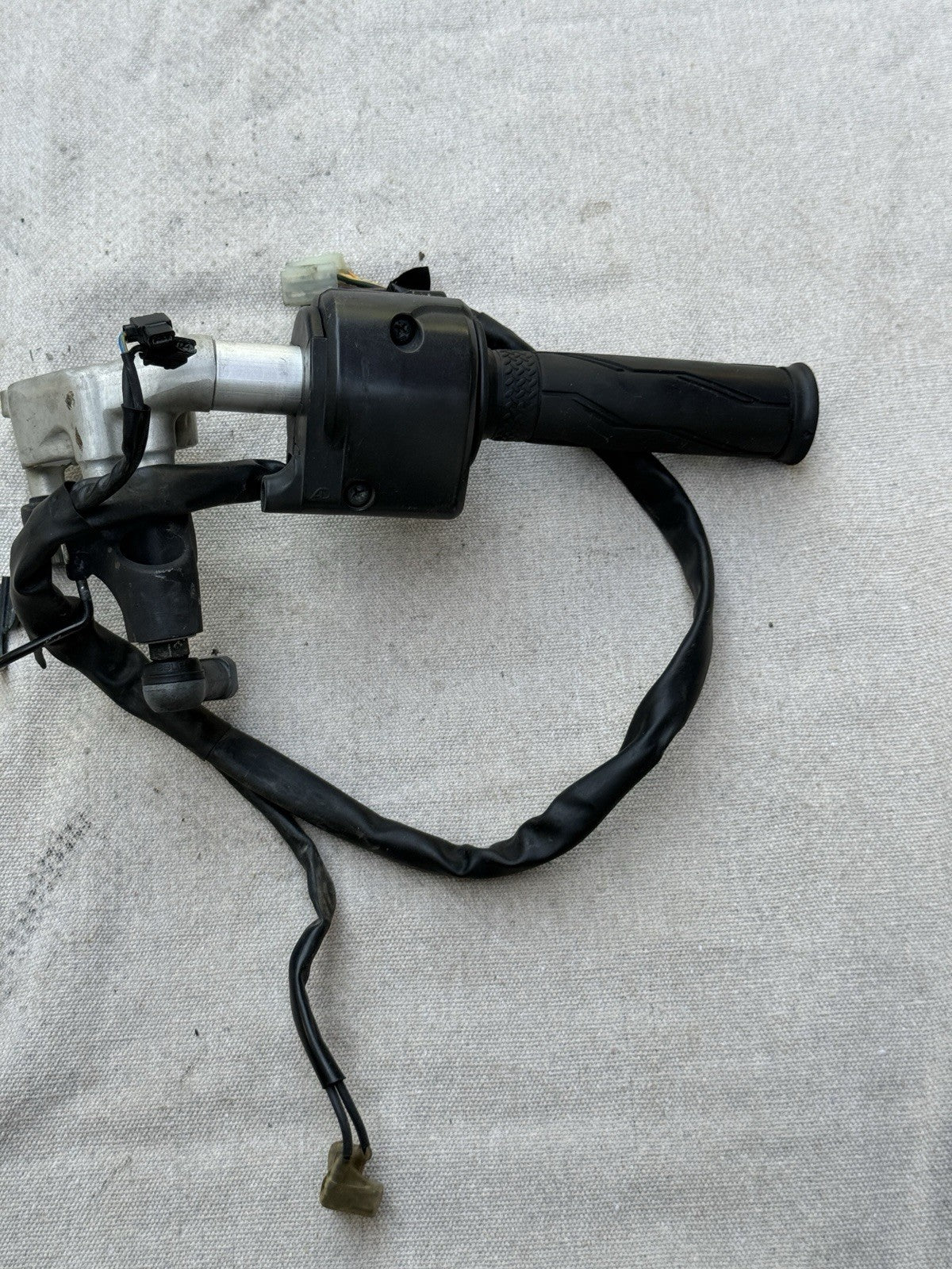 2007-2008 Yamaha YZF-R1 R1 OEM Left Clip-On Handle Bar Clutch Perch Lever 4C84