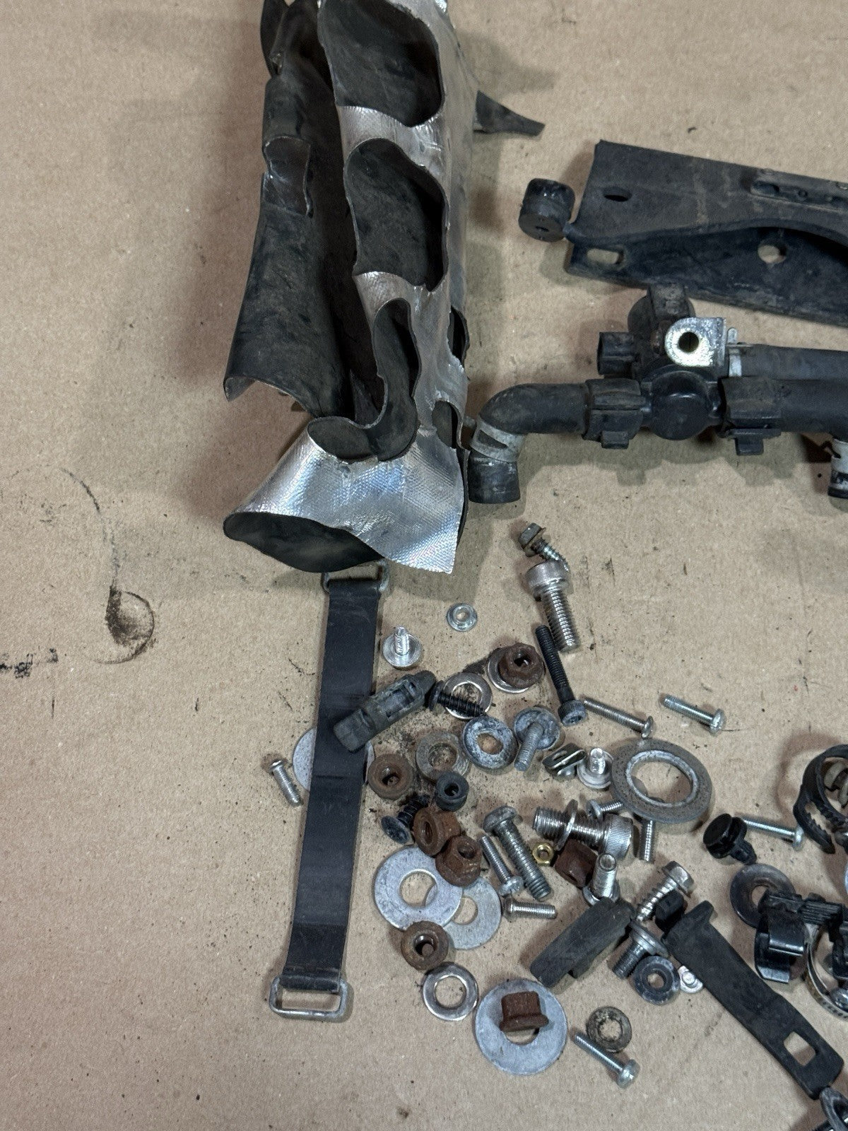 08-16 Yamaha YZF-R6 R6 OEM Engine Frame Hardware Bolts Nuts Screws Fastener Kit5