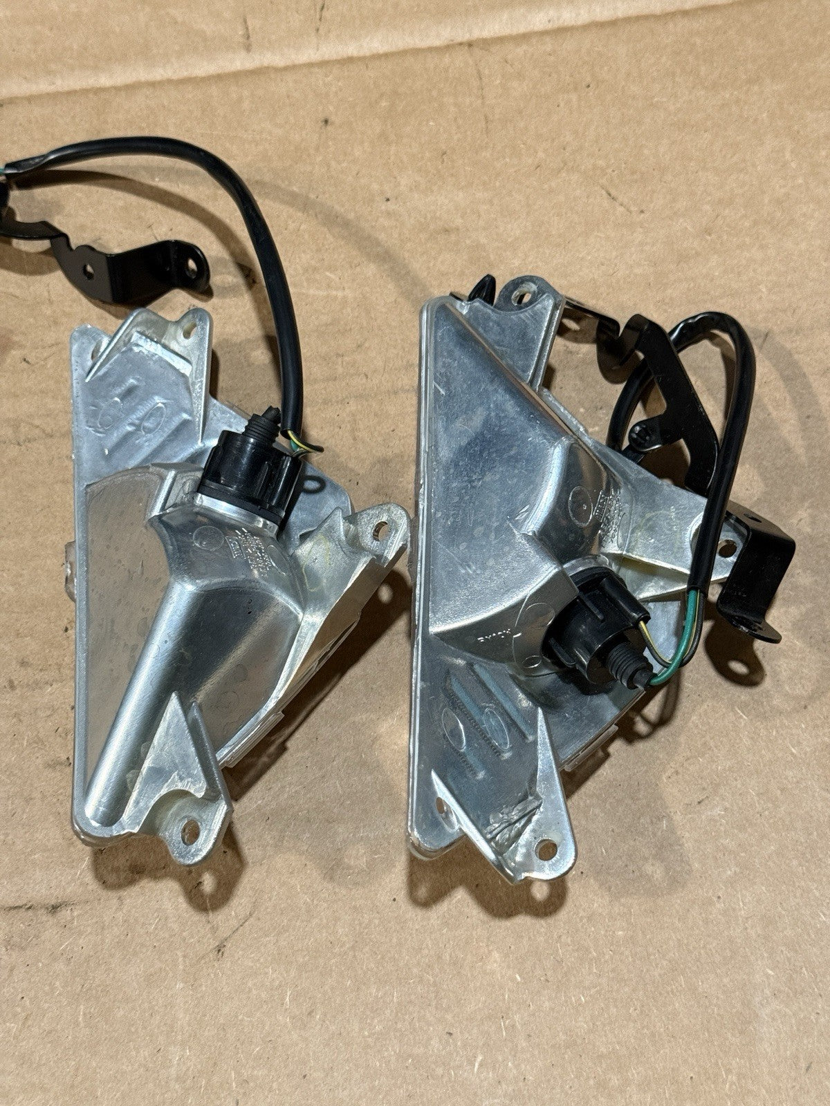 19-23 Kawasaki Ninja ZX6R 636 OEM Fairing Front Turn Signals Blinkers 23040-013714