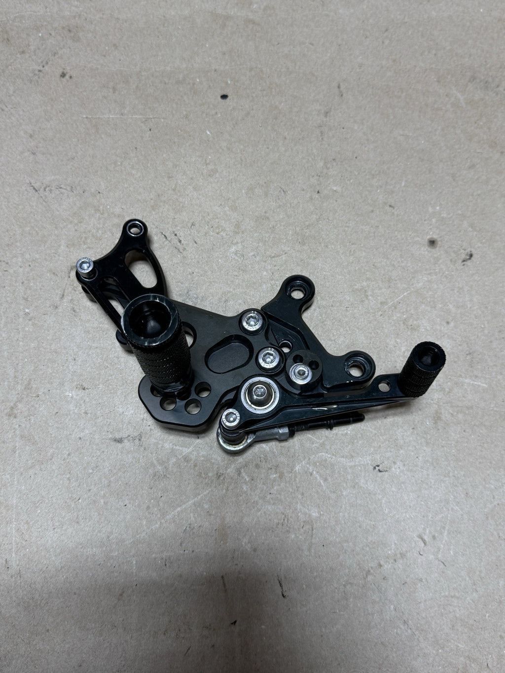 2015-2018 Aprilia RSV4 RR RF Adjustable Rearsets Rear Sets Foot Pegs L&R Black