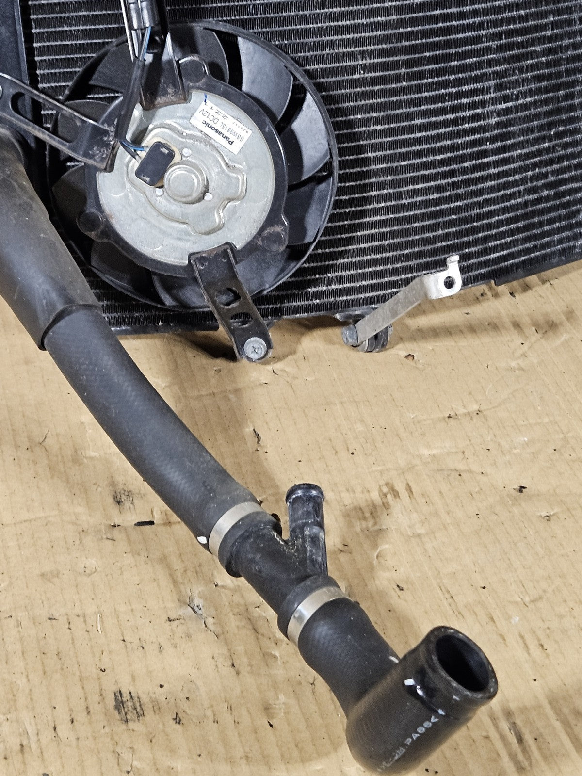 2013 Honda CBR600RR Radiator Complete with Fan hoses OEM 2013-2020 Honda CBR6008