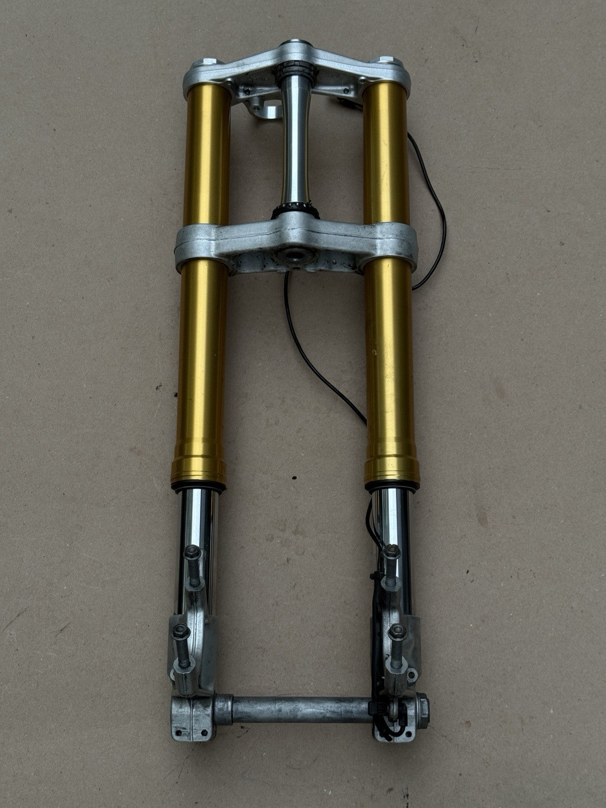 15-19 Aprilia RSV4 1000 OEM Front Forks Suspension Triple Tree Set Straight