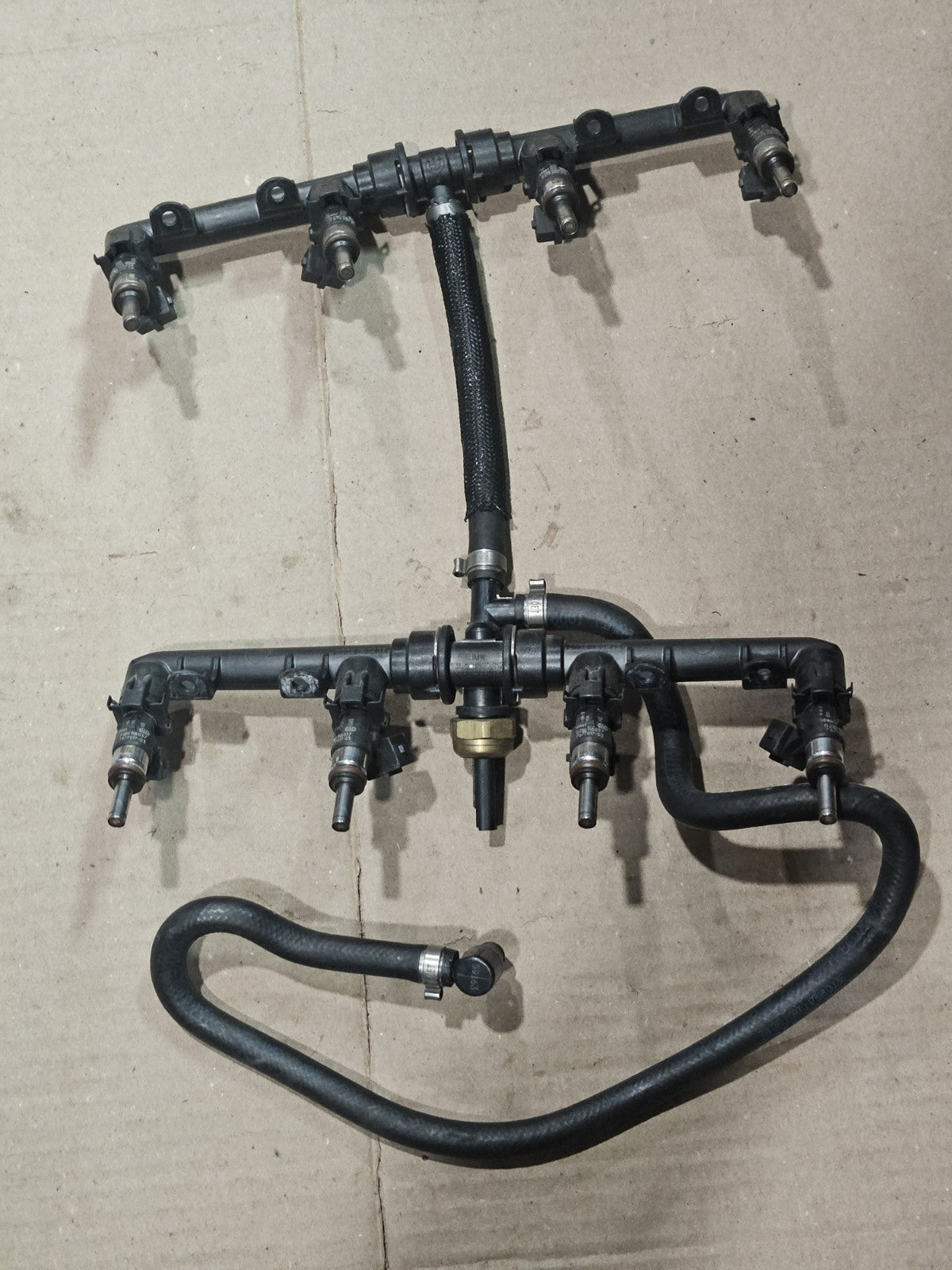 2013 10-14 BMW S1000RR Fuel Gas Petrol Injector Injection Nozzle Rail Pipe OEM