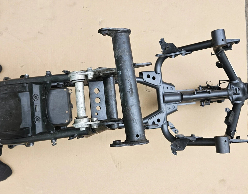 2022-2025 Yamaha YZF R7 OEM Main Frame Chassis CLN Road Ready Straight NO DAMAGE7