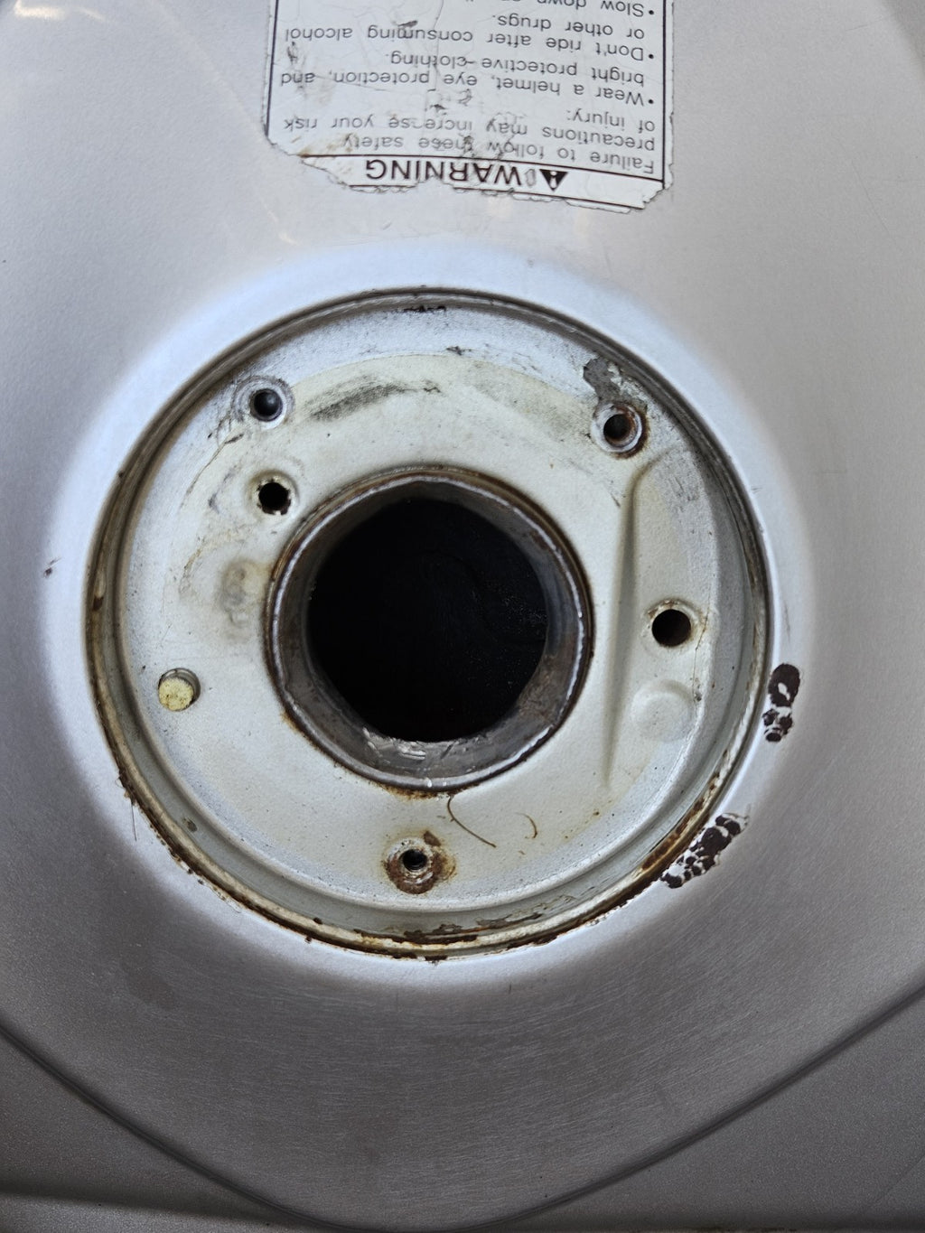 2006 2007 SUZUKI GSXR 600 GSXR600 Gas Tank Fuel Cell Petrol Reservoir READ1