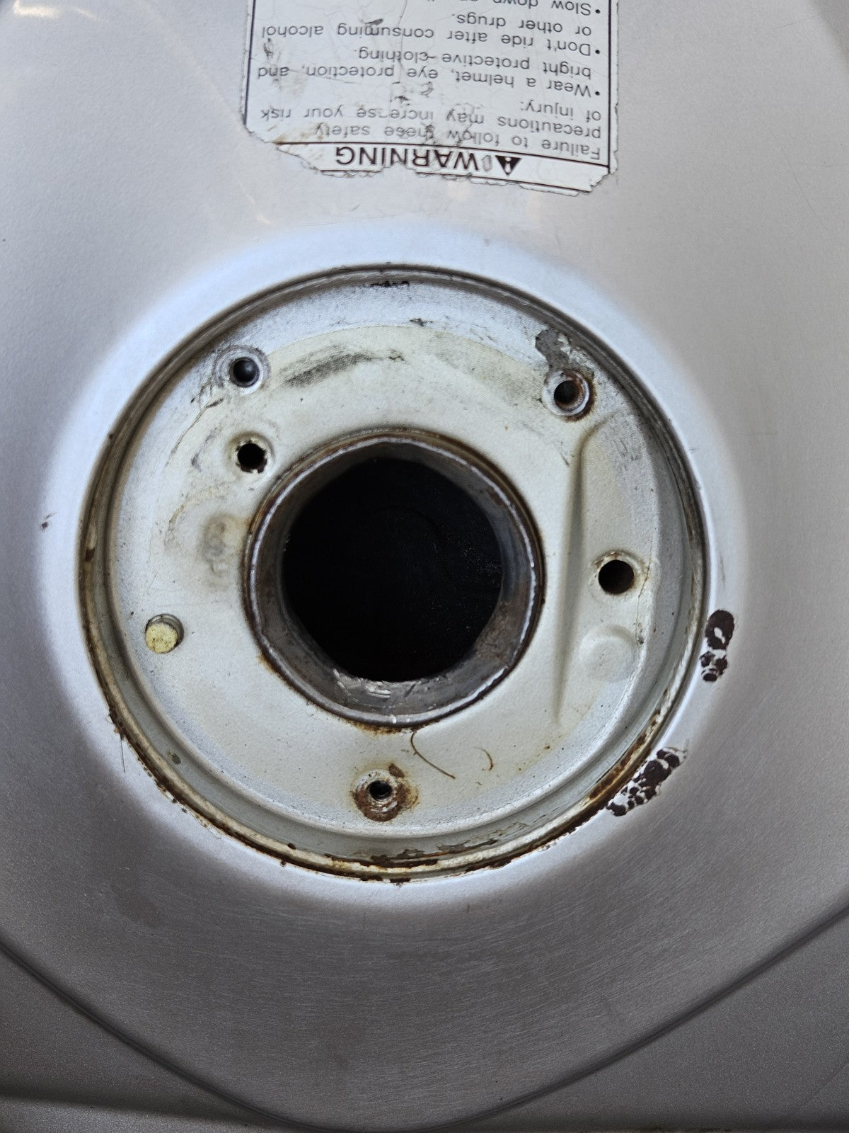 2006 2007 SUZUKI GSXR 600 GSXR600 Gas Tank Fuel Cell Petrol Reservoir READ1