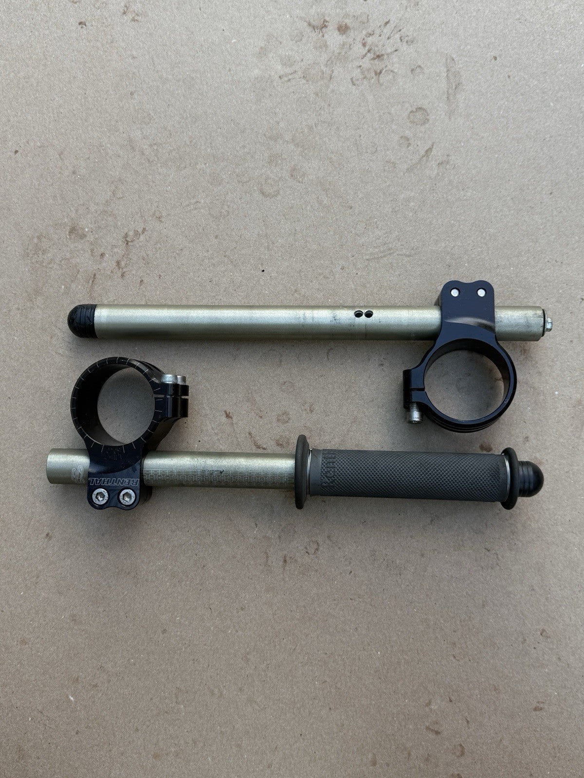 2012-2016 Suzuki GSXR1000 GSX-R1000 Renthal Clip On Handlebars Clipons Bars Pair0