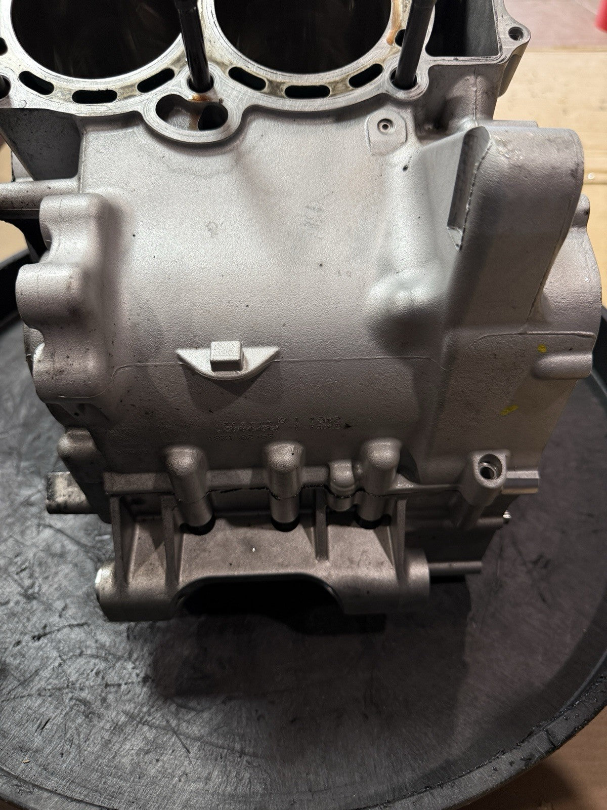 Aprilia RSV4 V4 1100 21+ OEM Engine Motor Crank Cases Case Block Crankcase 21-253