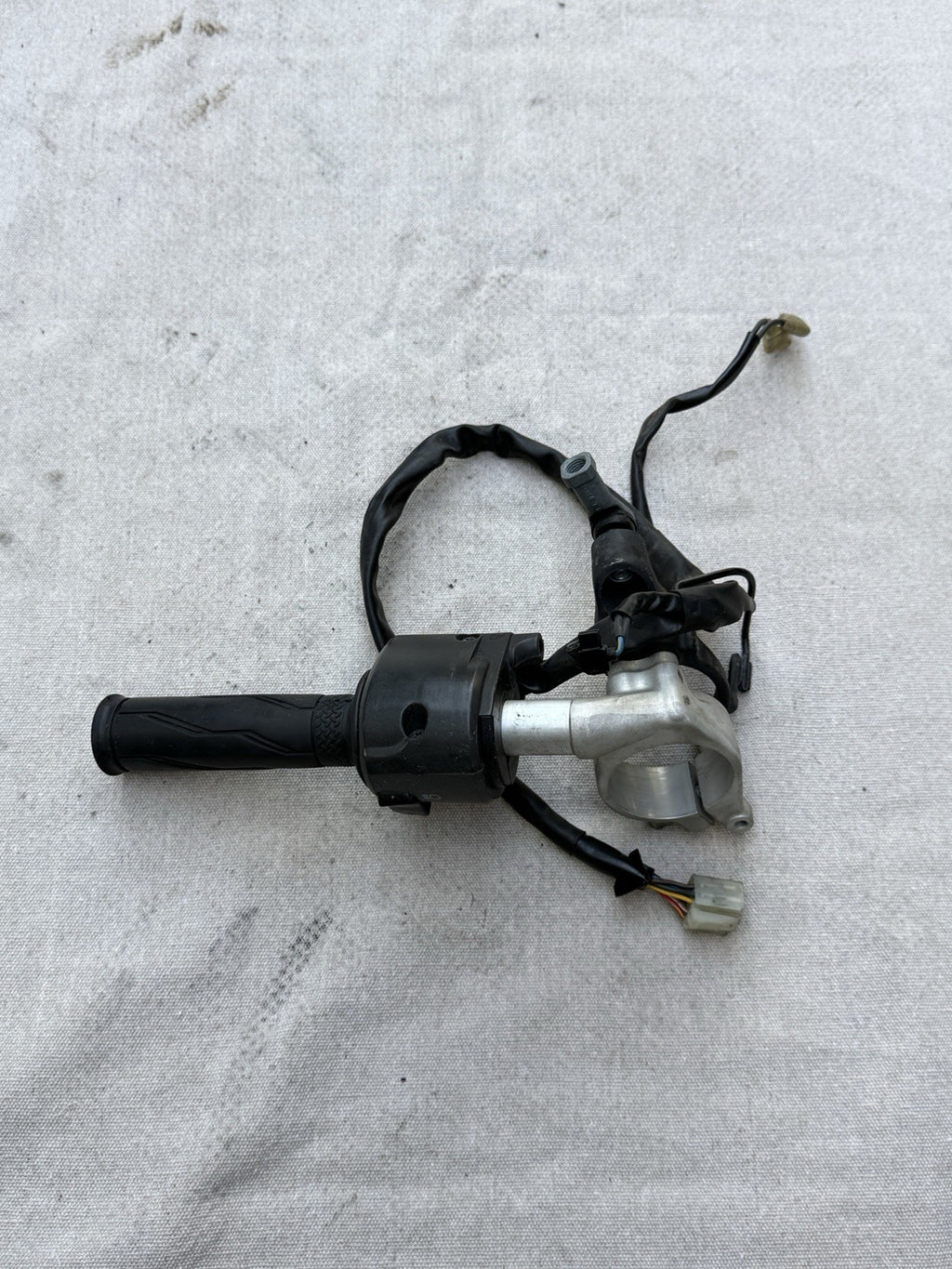 2007-2008 Yamaha YZF-R1 R1 OEM Left Clip-On Handle Bar Clutch Perch Lever 4C812