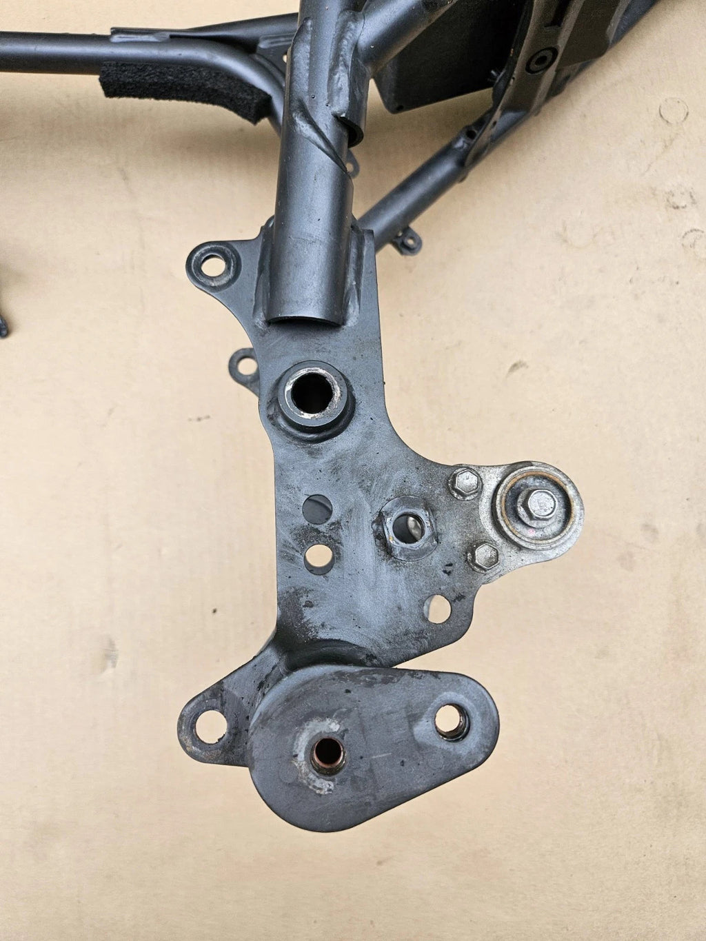 2022-2025 Yamaha YZF R7 OEM Main Frame Chassis CLN Road Ready Straight NO DAMAGE3