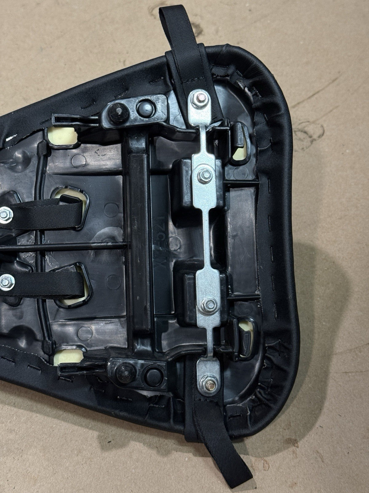 2008-16 Yamaha YZF-R6 OEM Rear Passenger Pillion Seat Assembly New Cover Clean