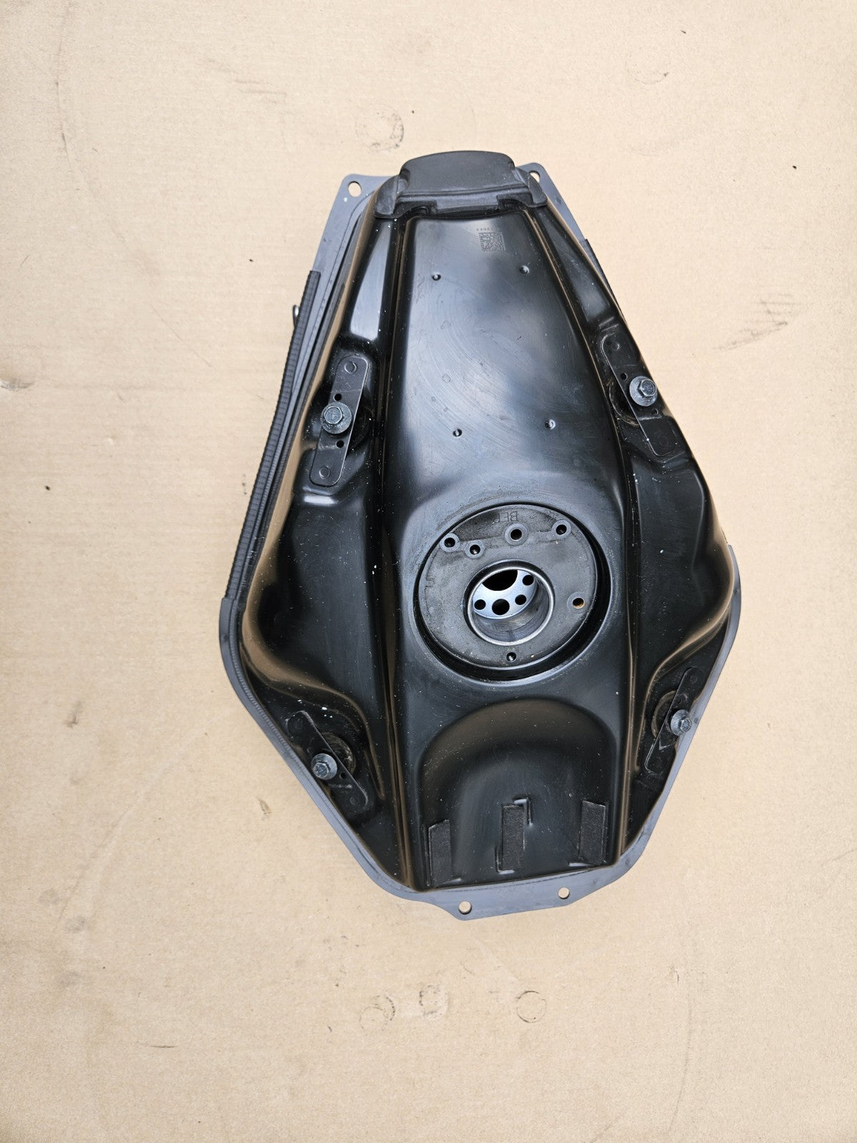 2022-2025 Yamaha YZF-R7 R7 OEM Gas Fuel Tank Petrol Reservoir BEB-24110-00-000