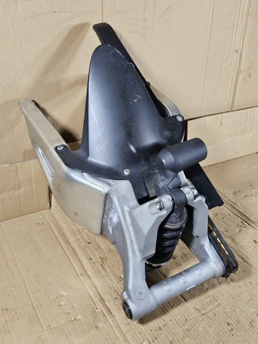 2013-2020 Honda CBR600RR Swing Arm OEM 52200MFJJ30 Genuine Swingarm READ16