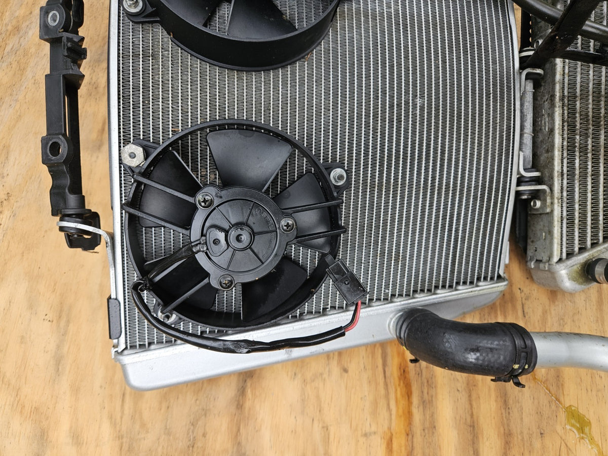 15-18 Aprilia RSV4 R FACTORY Complete RADIATOR Engine Cooling Fan Oil Cooler OEM11