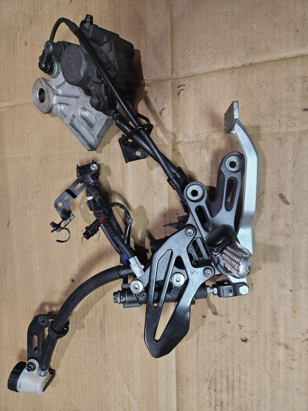 Yamaha YZF R7 OEM Rear Brake Caliper Rearset Pedal Lever Bracket 2022-20251