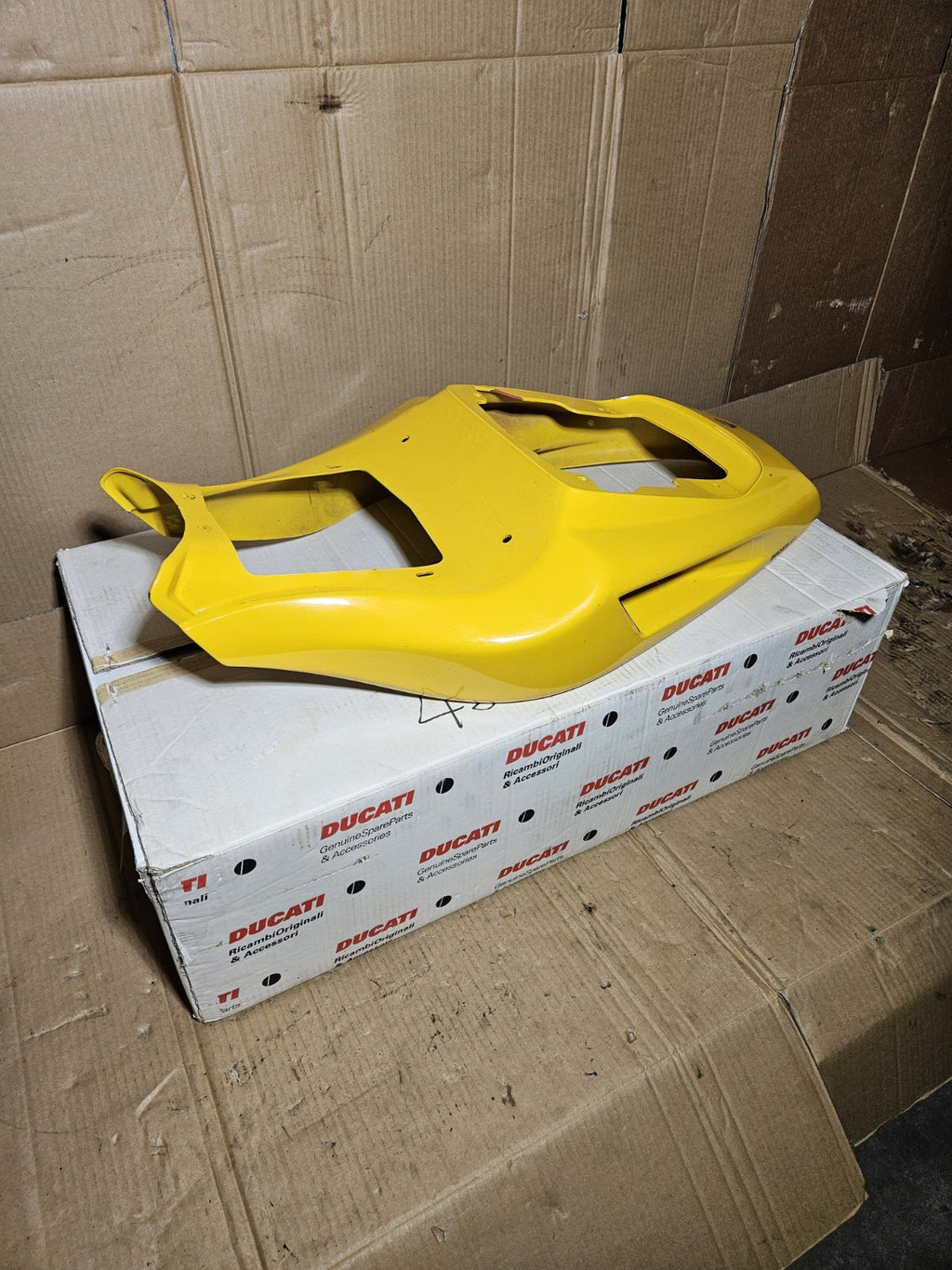 1999-2002 Ducati 748 Yellow Bi-Posto Rear Tail Fairing Seat Cowl Tailpiece OEM8