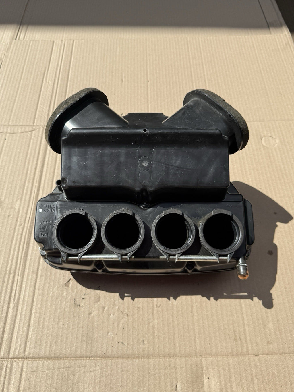 2006-2007 Suzuki GSXR750 GSX-R750 K6 K7 OEM Airbox Air Cleaner Box 13700-02H0412