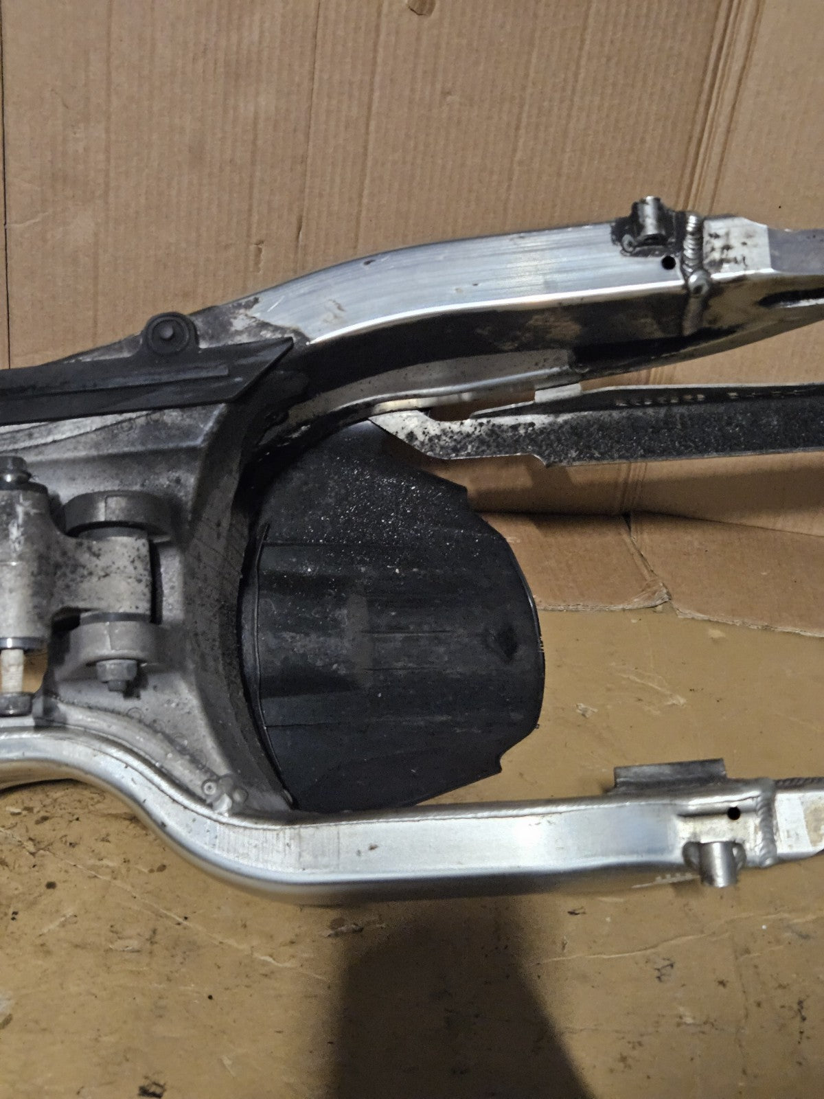 2006 2007 HONDA CBR1000RR REAR SWINGARM OEM Silver CBR 1000RR16