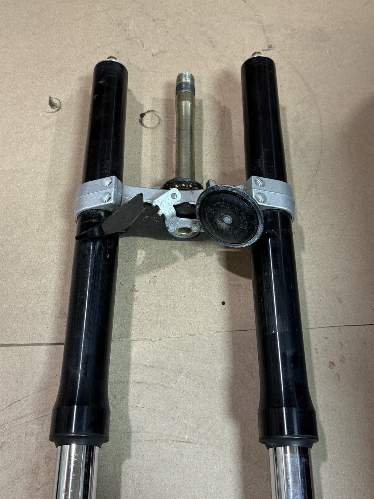 08-16 Yamaha YZF R6 YZFR6 OEM Front Forks Tubes Triple Tree Suspension Assembly