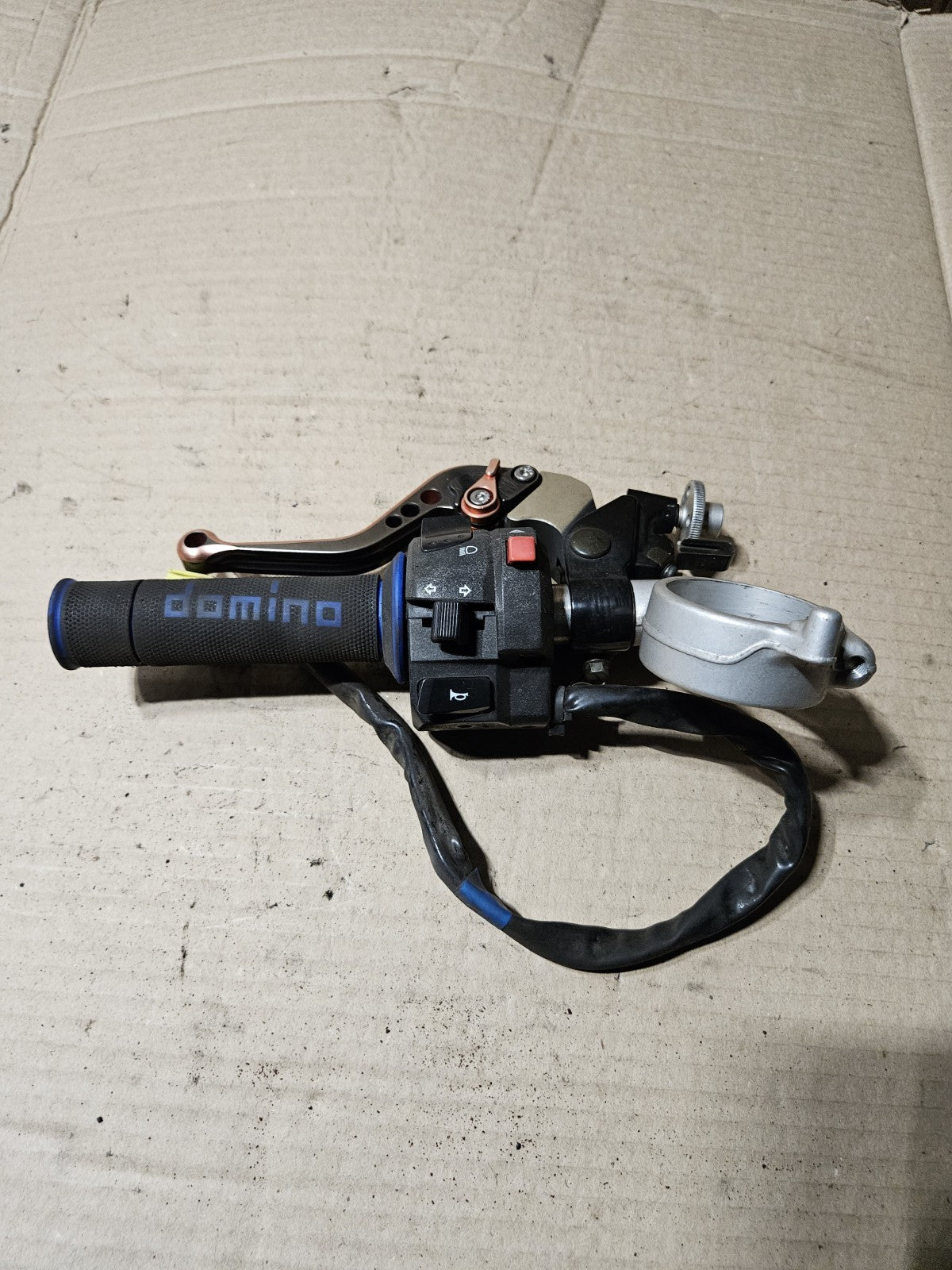 2006-2007 Suzuki GSXR600 GSXR750 OEM Left Clip On Handlebar Switch 56151-01H010