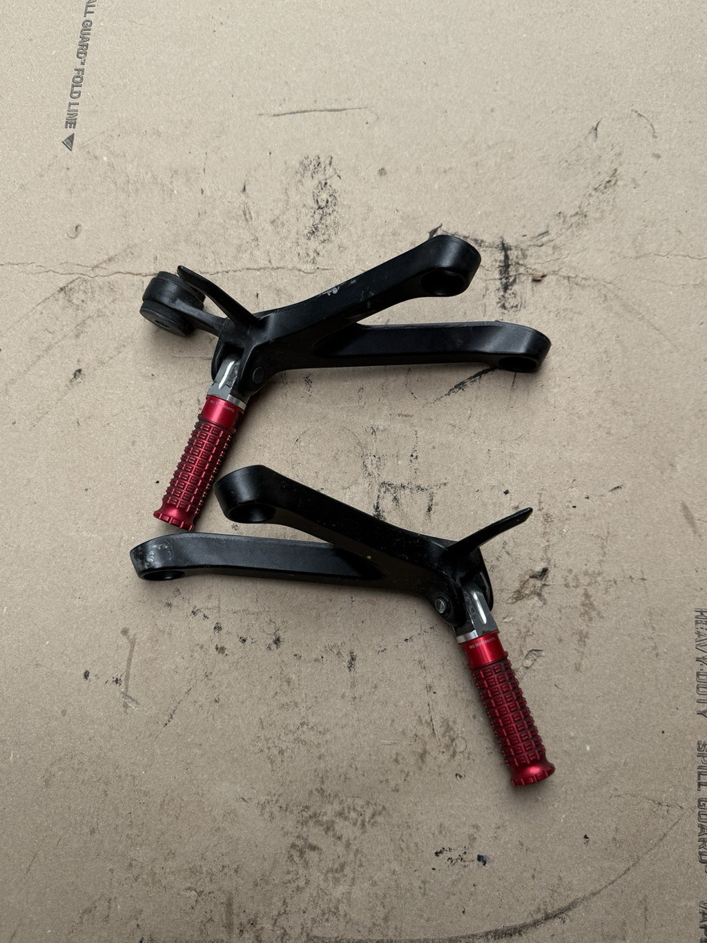 2017-2025 Suzuki GSXR1000 GSXR1000R OEM Rear Passenger Pillion Foot Pegs L&R L74