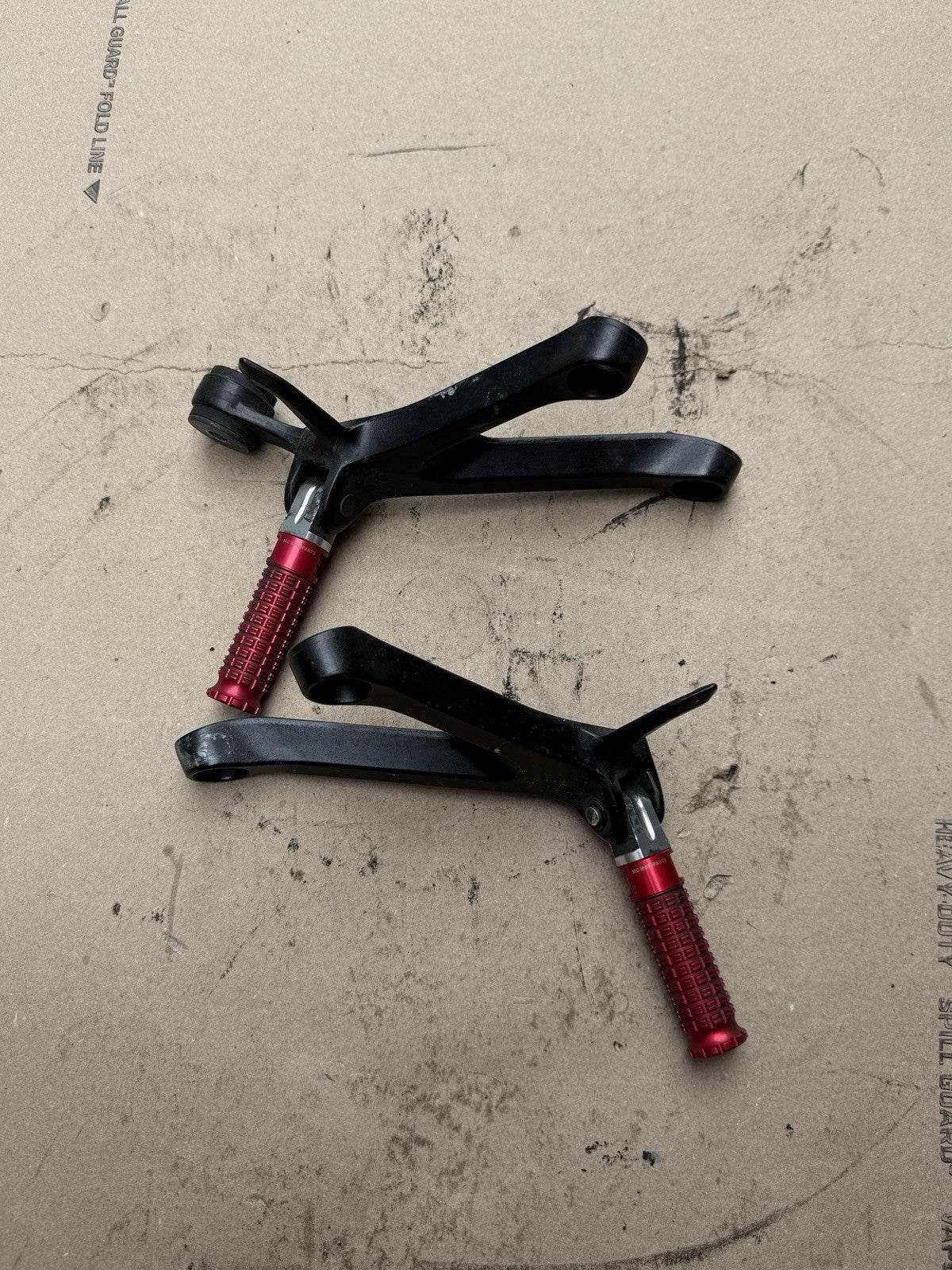 2017-2025 Suzuki GSXR1000 GSXR1000R OEM Rear Passenger Pillion Foot Pegs L&R L74