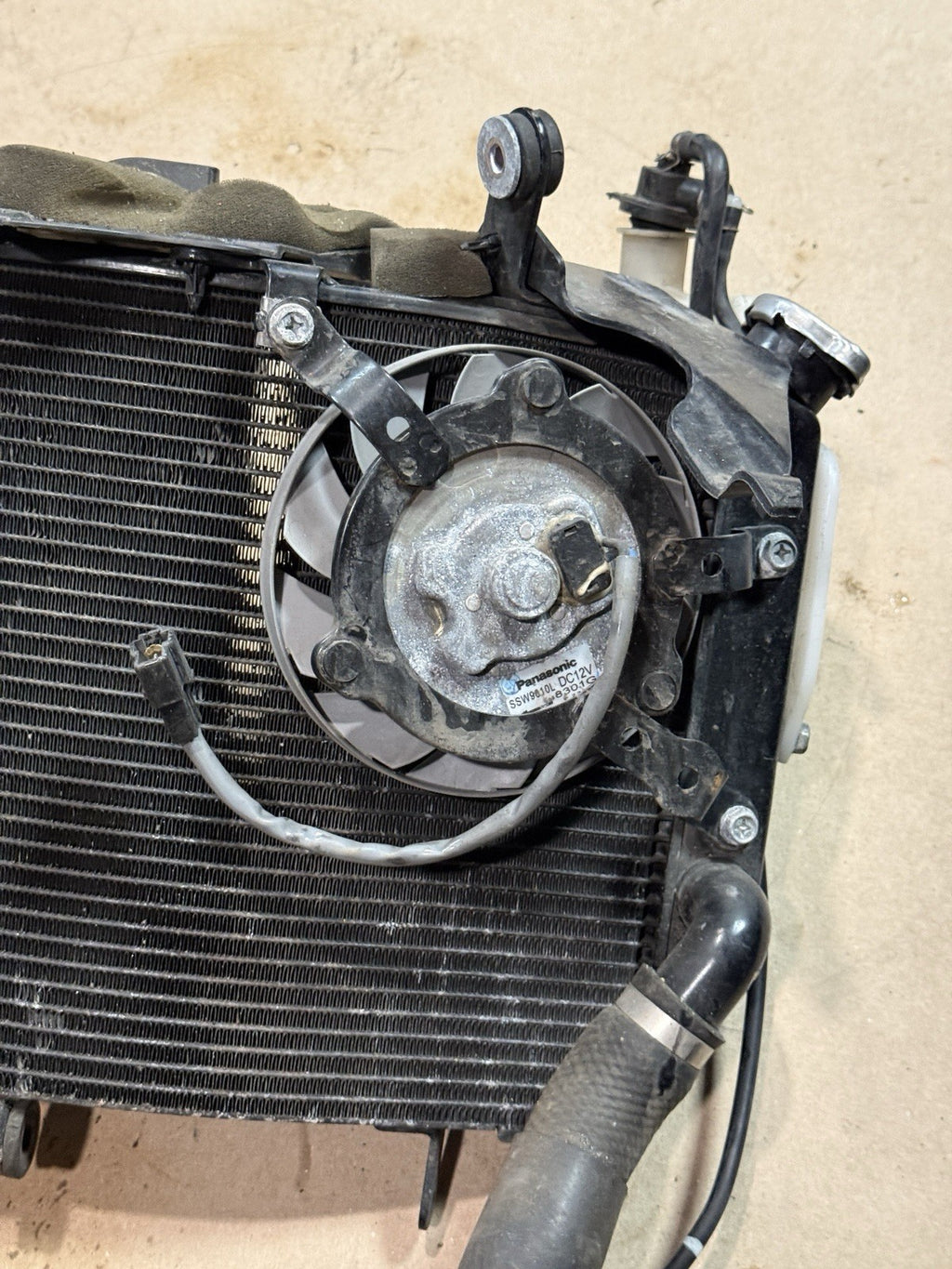 08-16 YAMAHA YZF R6 OEM ENGINE RADIATOR MOTOR COOLER COOLING RADIATER FANS HOSES