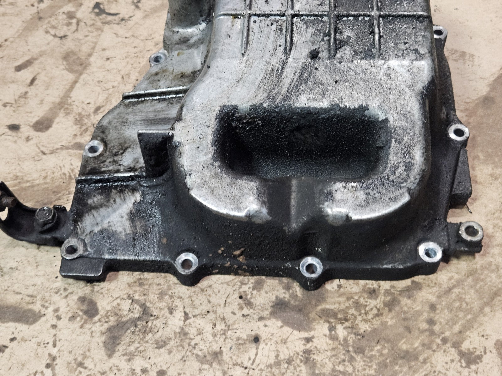 01-03 2002 Honda CBR600 F4i Oil Pan Sump Engine Belly Cover Lower Motor Drain