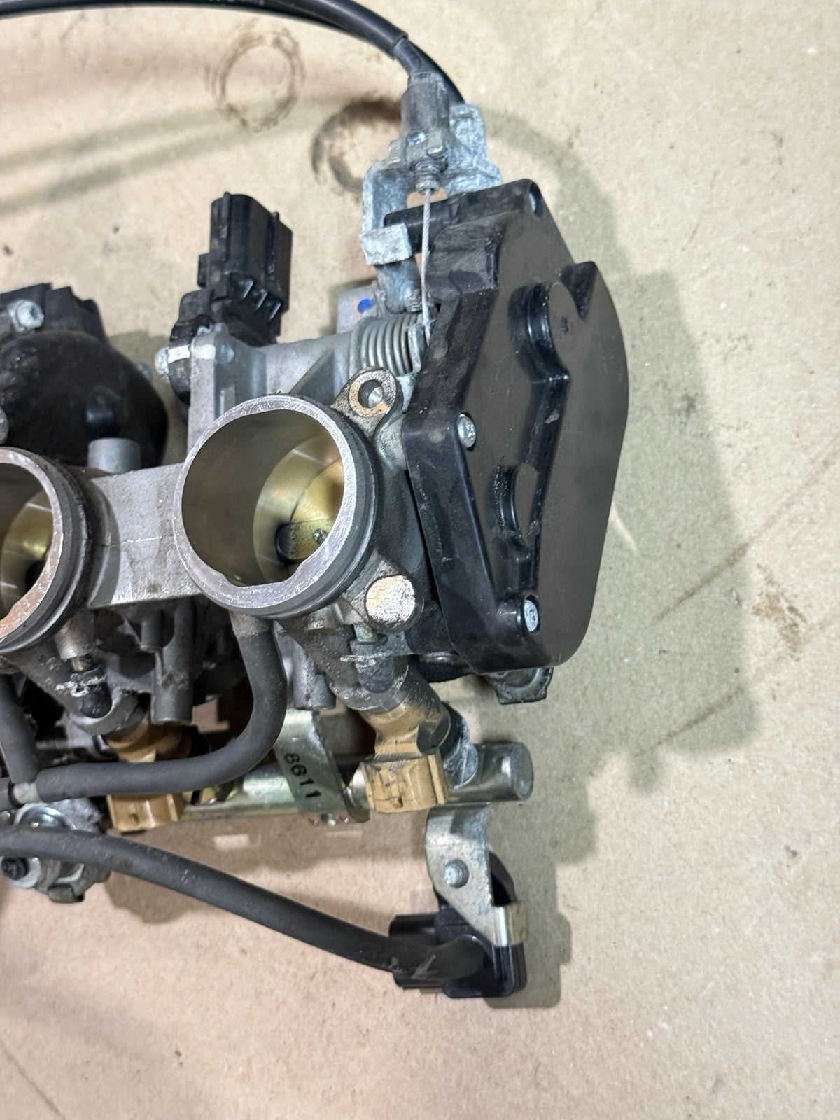 08-16 2009 Yamaha YZF R6 OEM Throttle Body Bodies Fuel Injectors Assembly Set