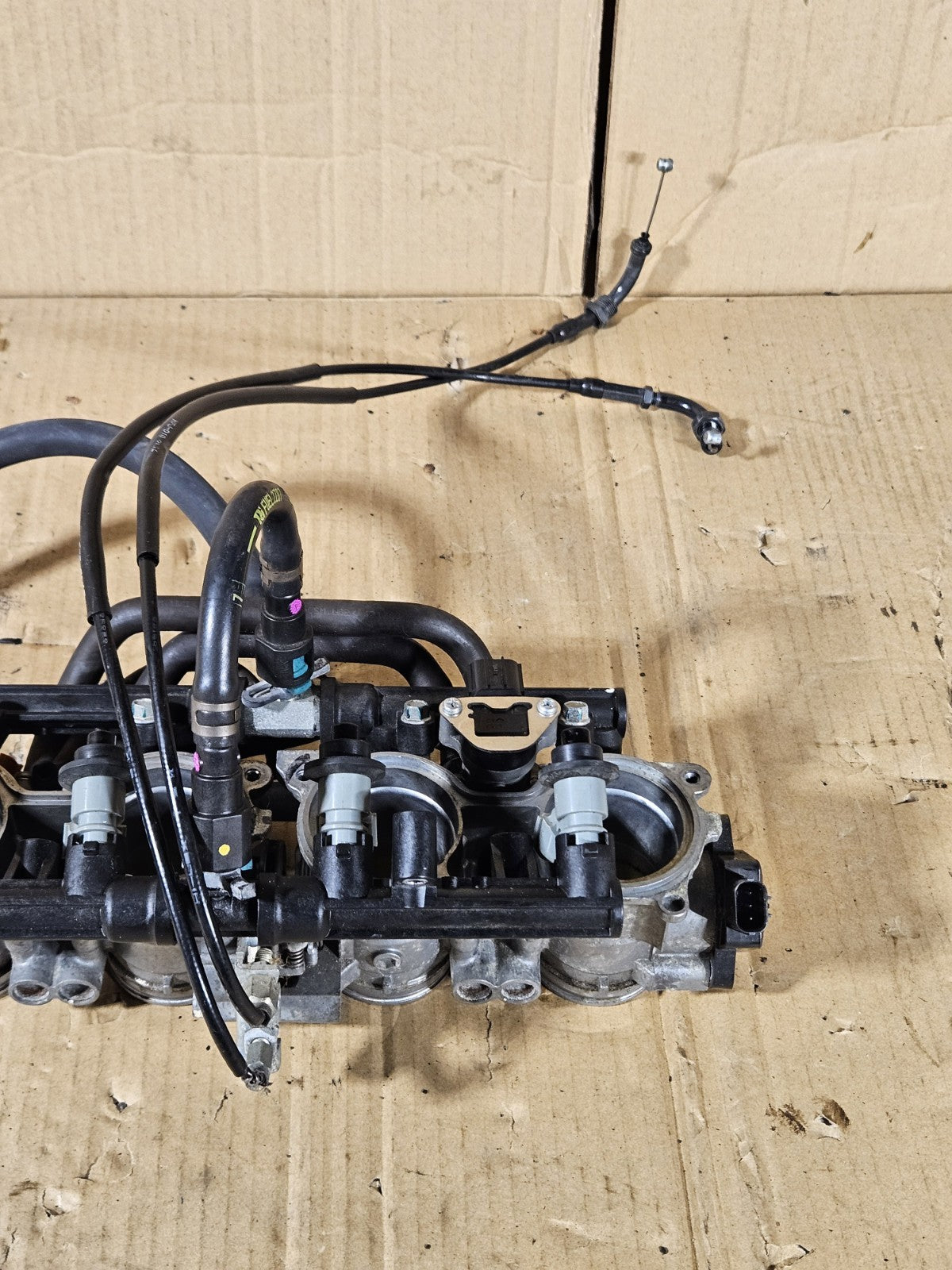 2013 Honda CBR600RR CBR 600RR OEM Throttle Body Primary Secondary Fuel Injectors4