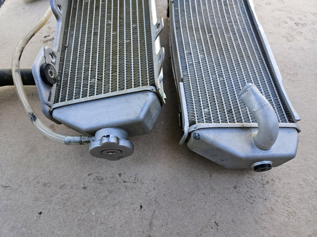 16-18 Kawasaki KX450F Radiator Set Left Right Complete Engine Cooling DMG