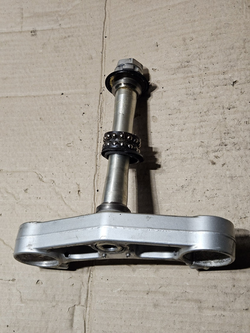 08-16 Yamaha YZFR6 YZF R6R OEM Lower Triple Tree Steering Stem Forks Clamp READ0