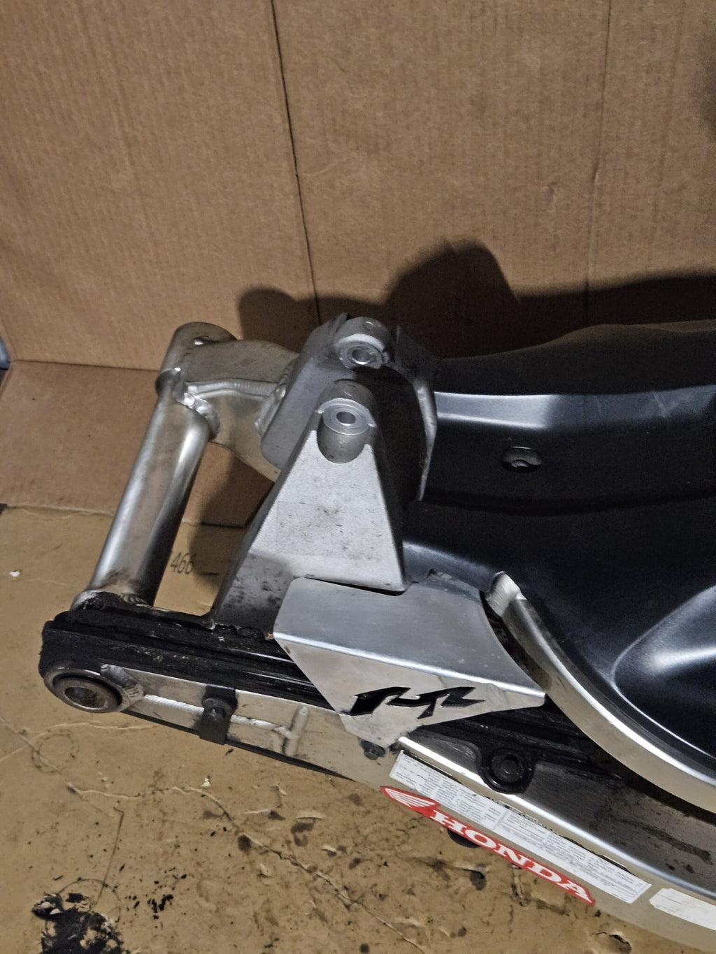 2006 2007 HONDA CBR1000RR REAR SWINGARM OEM Silver CBR 1000RR9