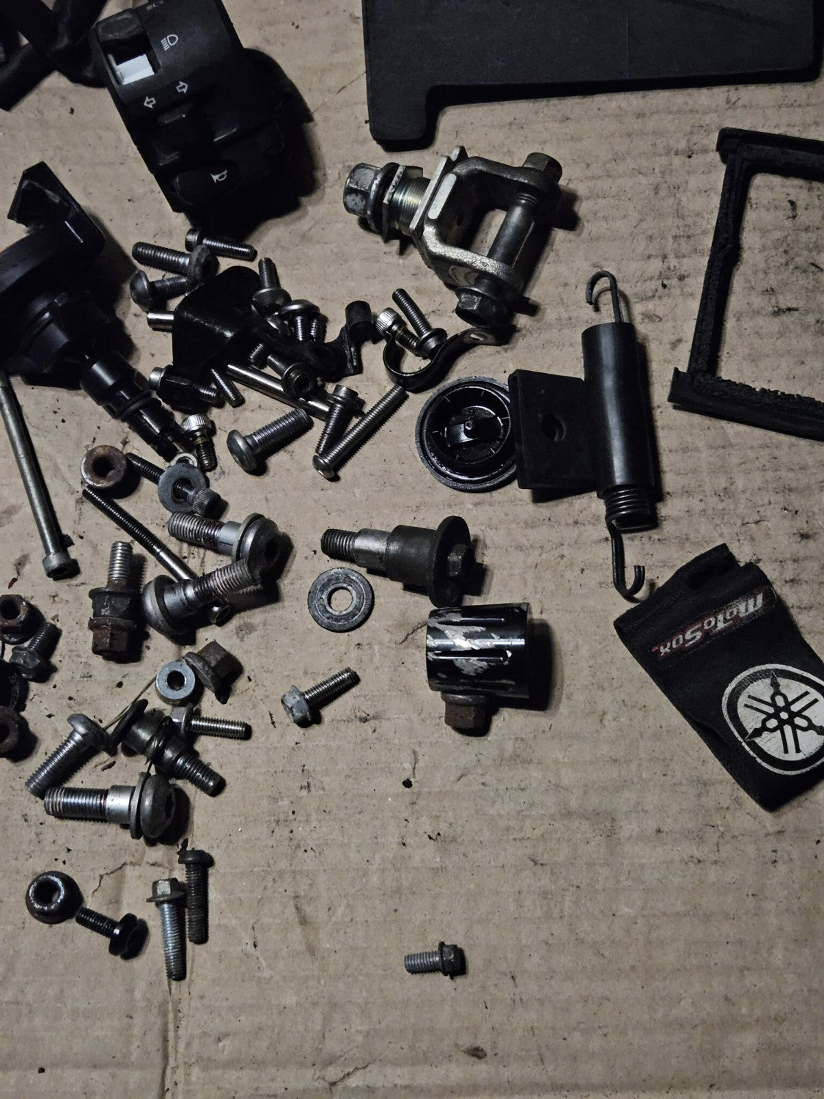 2008-2016 Yamaha YZF-R6 R6 OEM Engine Bolts Screws Brackets Mounts Hardware Lot4