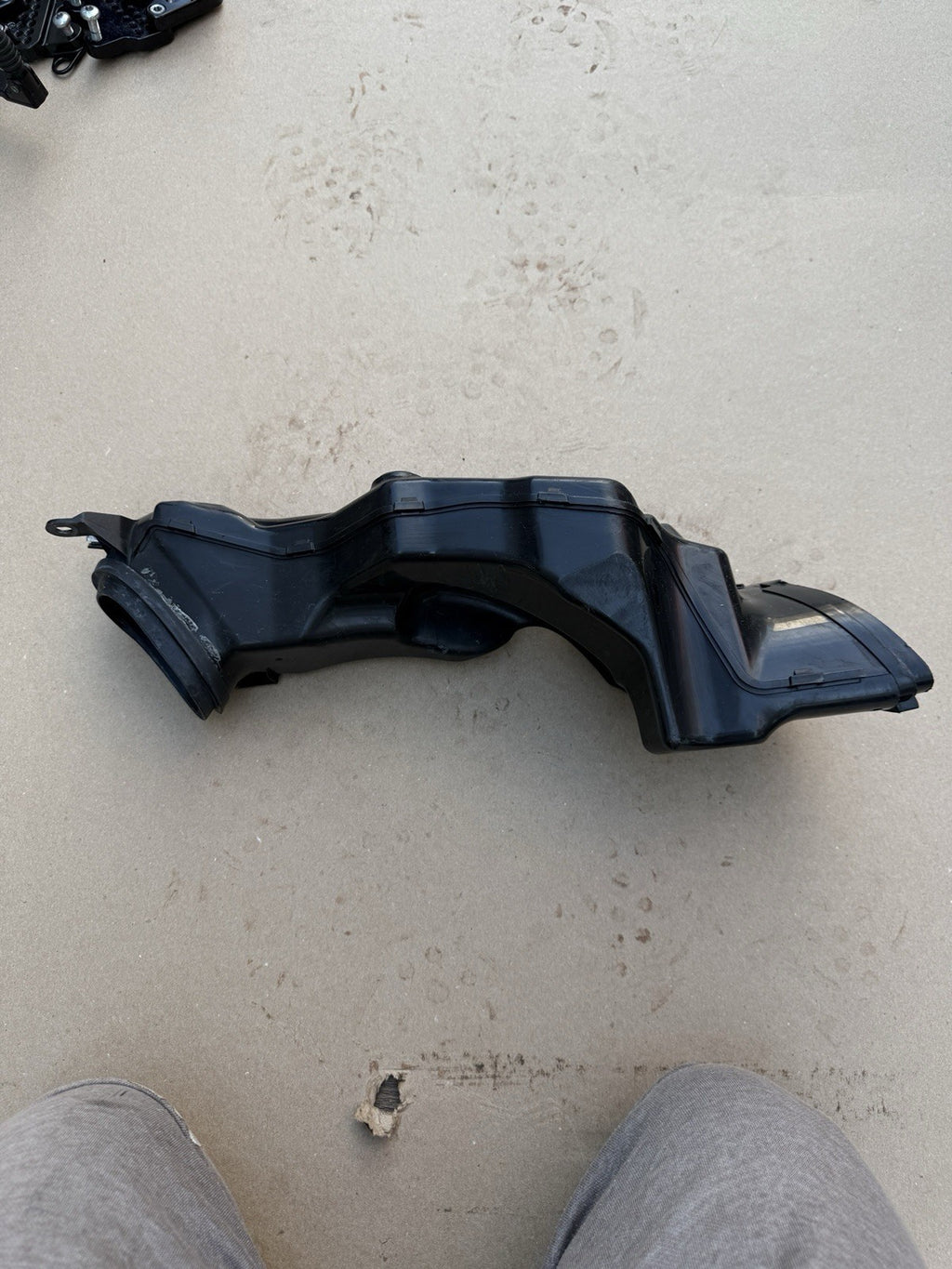2009-2016 2012 SUZUKI GSXR 1000 OEM RIGHT LEFT AIR INTAKE DUCTS